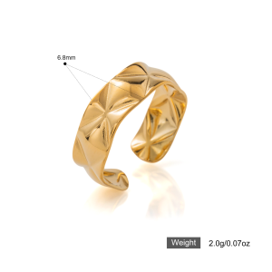 "Mi"-shaped ring